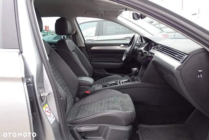 Volkswagen Passat Variant 2.0 TDI SCR DSG 4Motion Elegance - 29