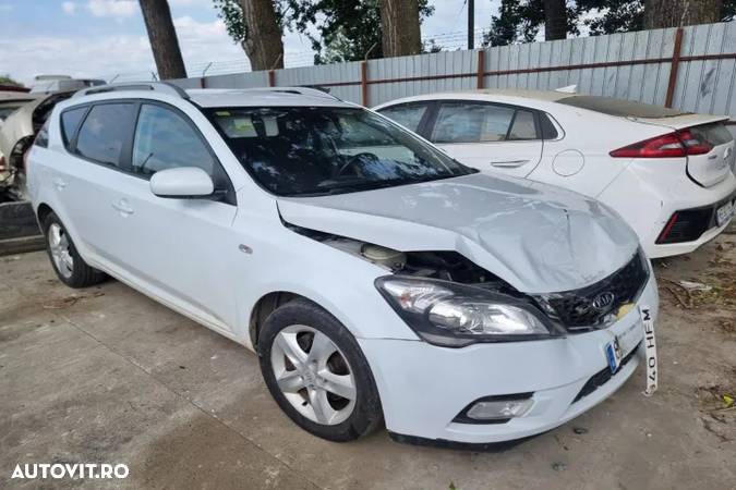 dezmembrez dezmembrari Kia ceed 2012 facelift  motor 1.6crdi d4fb  128cp usa portiera stanga dreapta fata spate planetara cutie de viteze 6 trepte jante r16 injector turbina hyundai i30 - 1