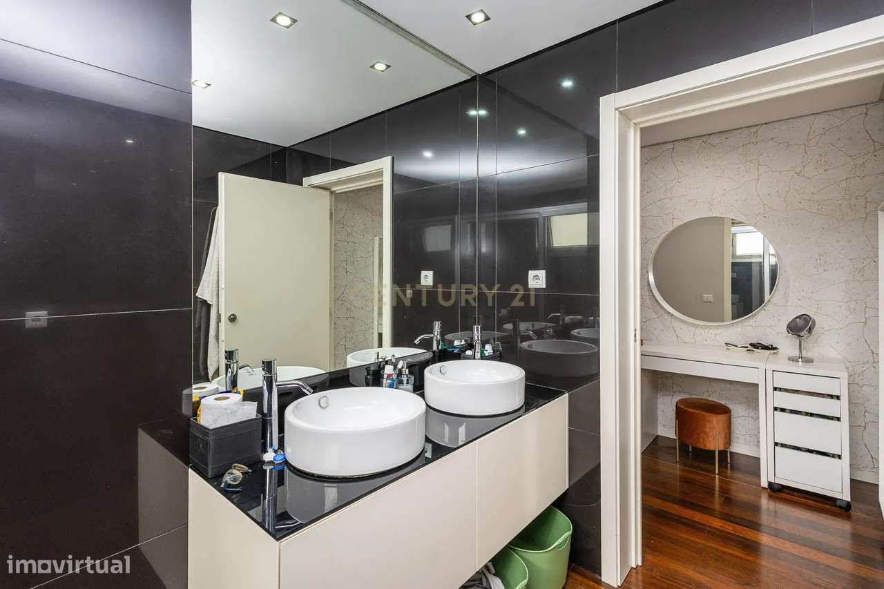 Moradia T4 - Vila de Cucujães - Oliveira de Azeméis-17