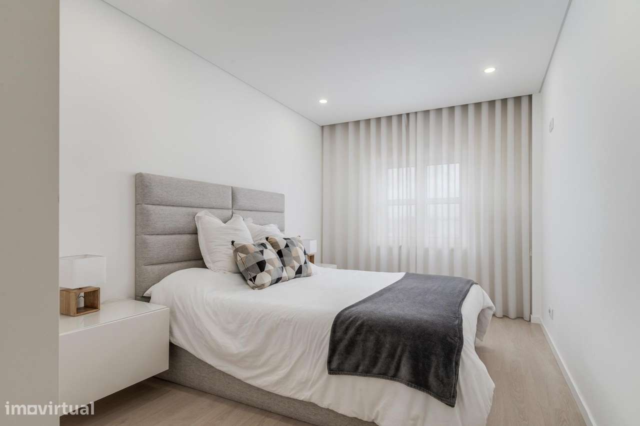 T2 Moderno (2020) com Box para 2 Carros na Urb Casas do Lago,...-15