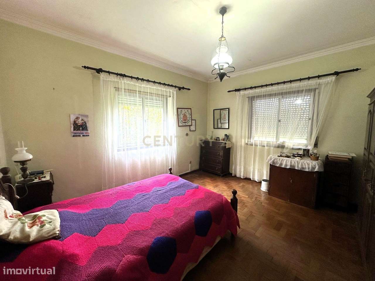 CAPARIDE-Moradia com 3 apartamentos independentes-13