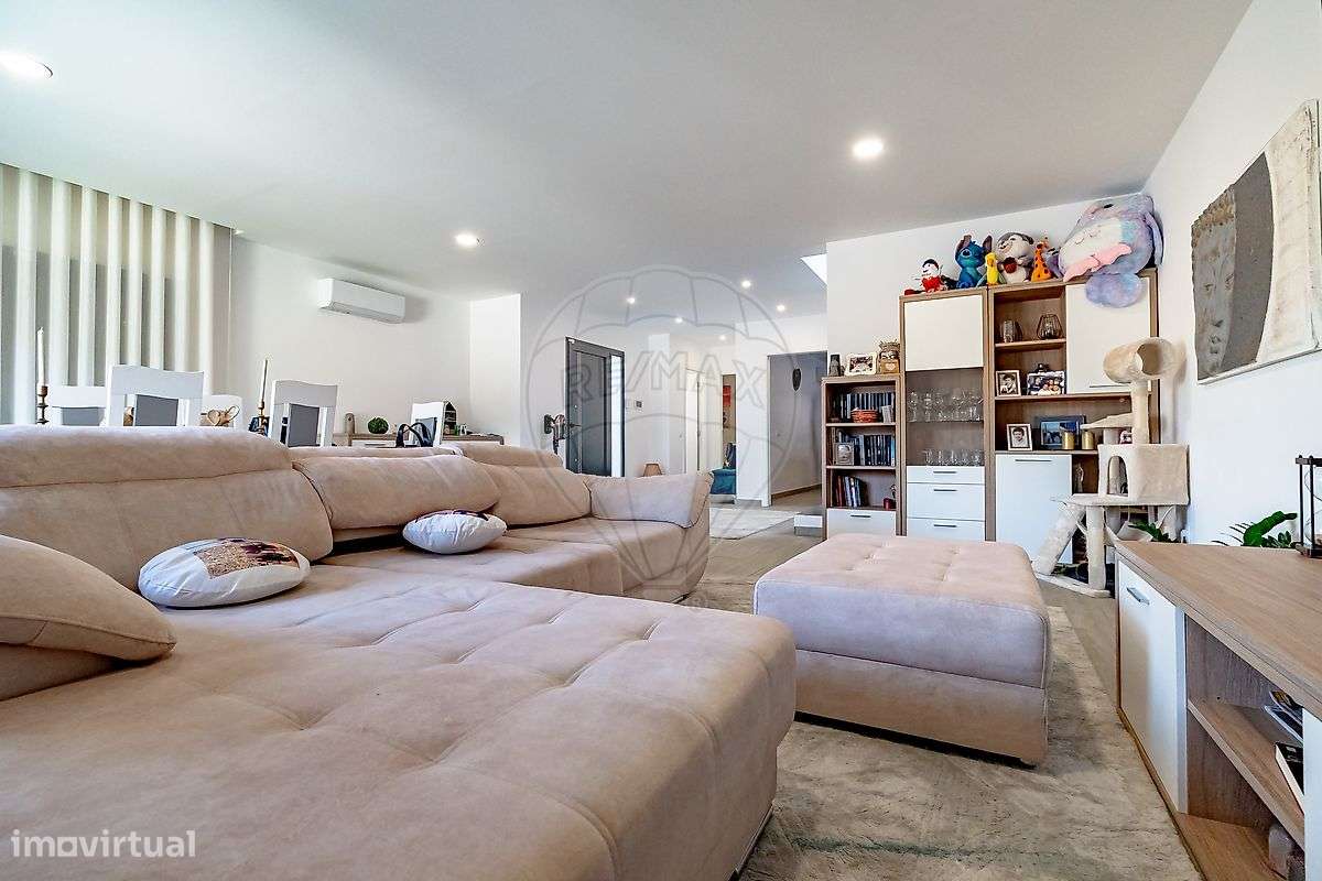 Moradia T4 para venda-11