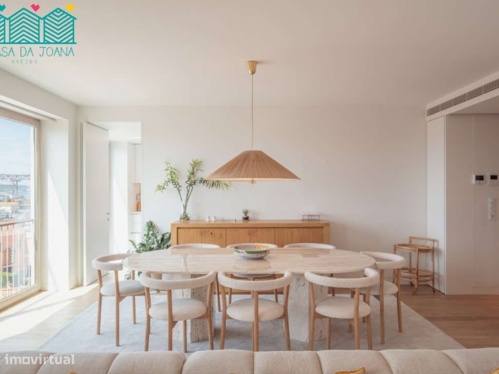 Apartamento T4 com Lugares de Garagem no Centro de Lisboa-16