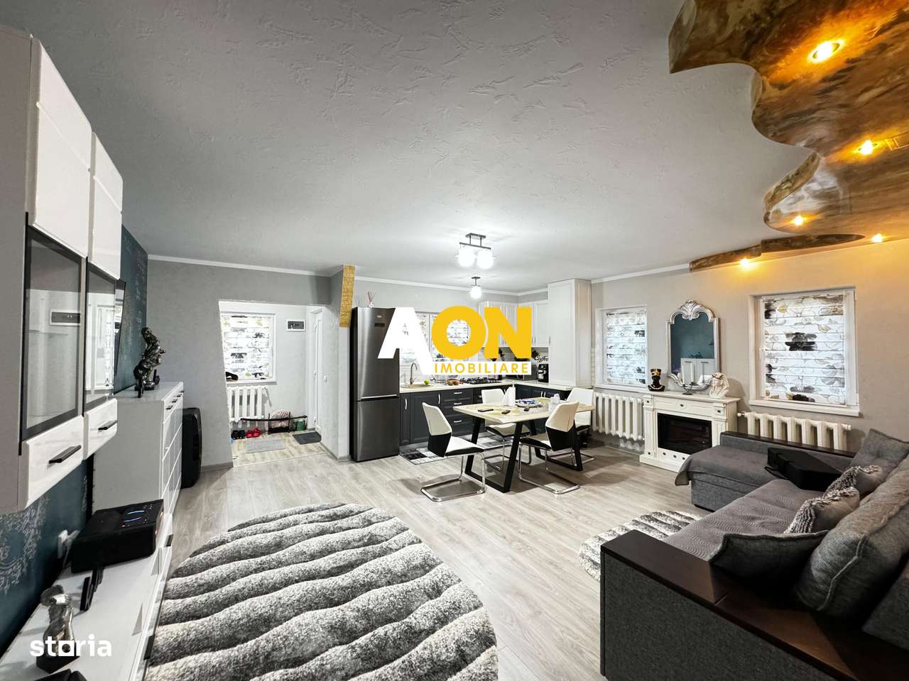 Casa de vanzare, 4 camere, 2 bai, mobilata-utilata, 234 mp teren - Imagine principală: 2/14