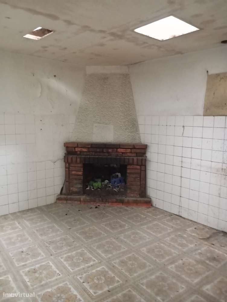 Moradia térrea para restauro em Avenal, Ul, Oliveira de Azeméis-5