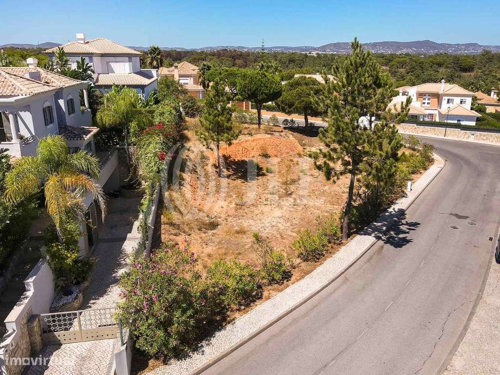 Terreno para construção, na Varandas do Lago, Ancão, Algarve - Grande imagem: 3/25