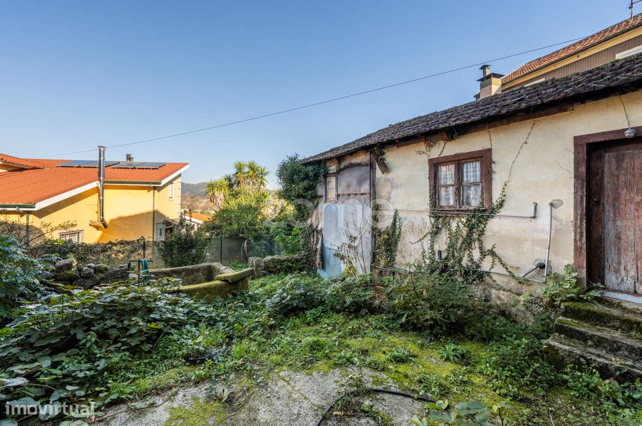 Moradia em Pedra para Remodelação no Centro de Celorico de Basto - Grande imagem: 5/16