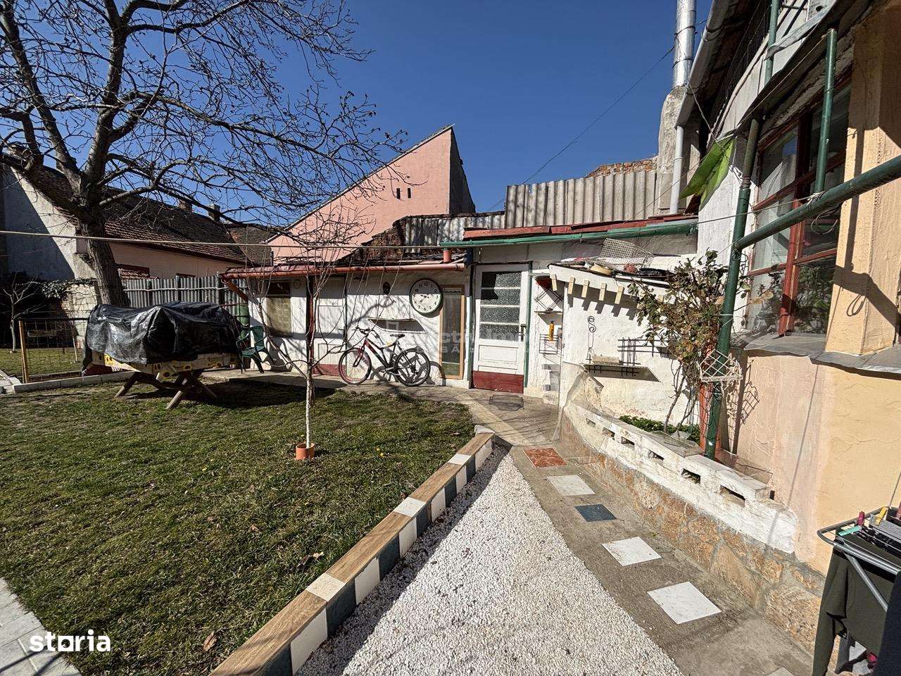 Casa central singur in curte  - 150 mp util - 411 mp curte-11