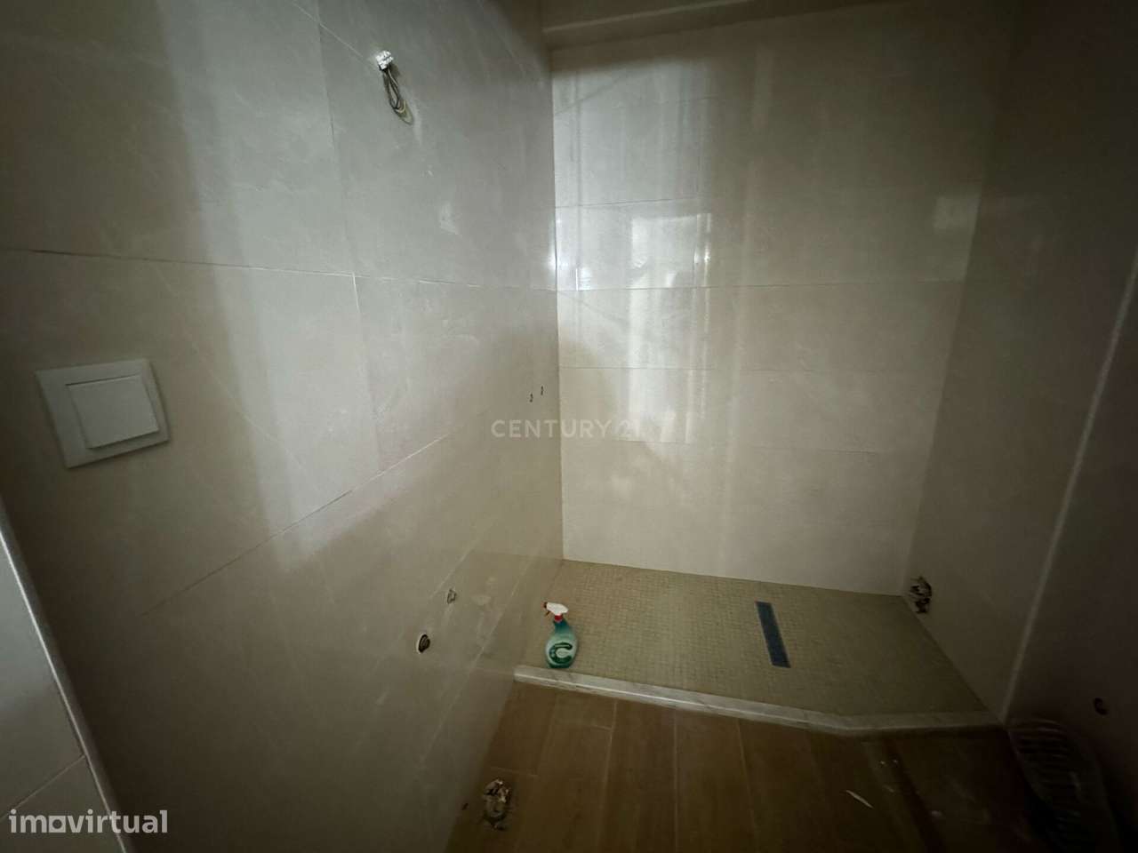 Apartamento T2 Totalmente Remodelado no Centro de Alcobaça - Grande imagem: 4/6