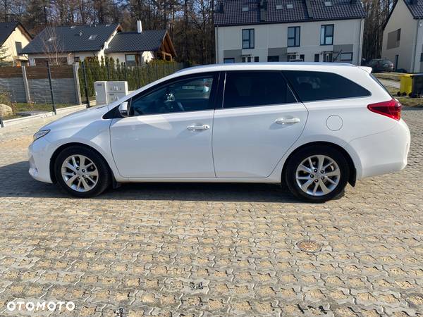 Toyota Auris 1.6 Prestige - 3