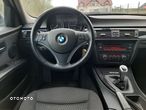 BMW Seria 3 318d Touring - 12