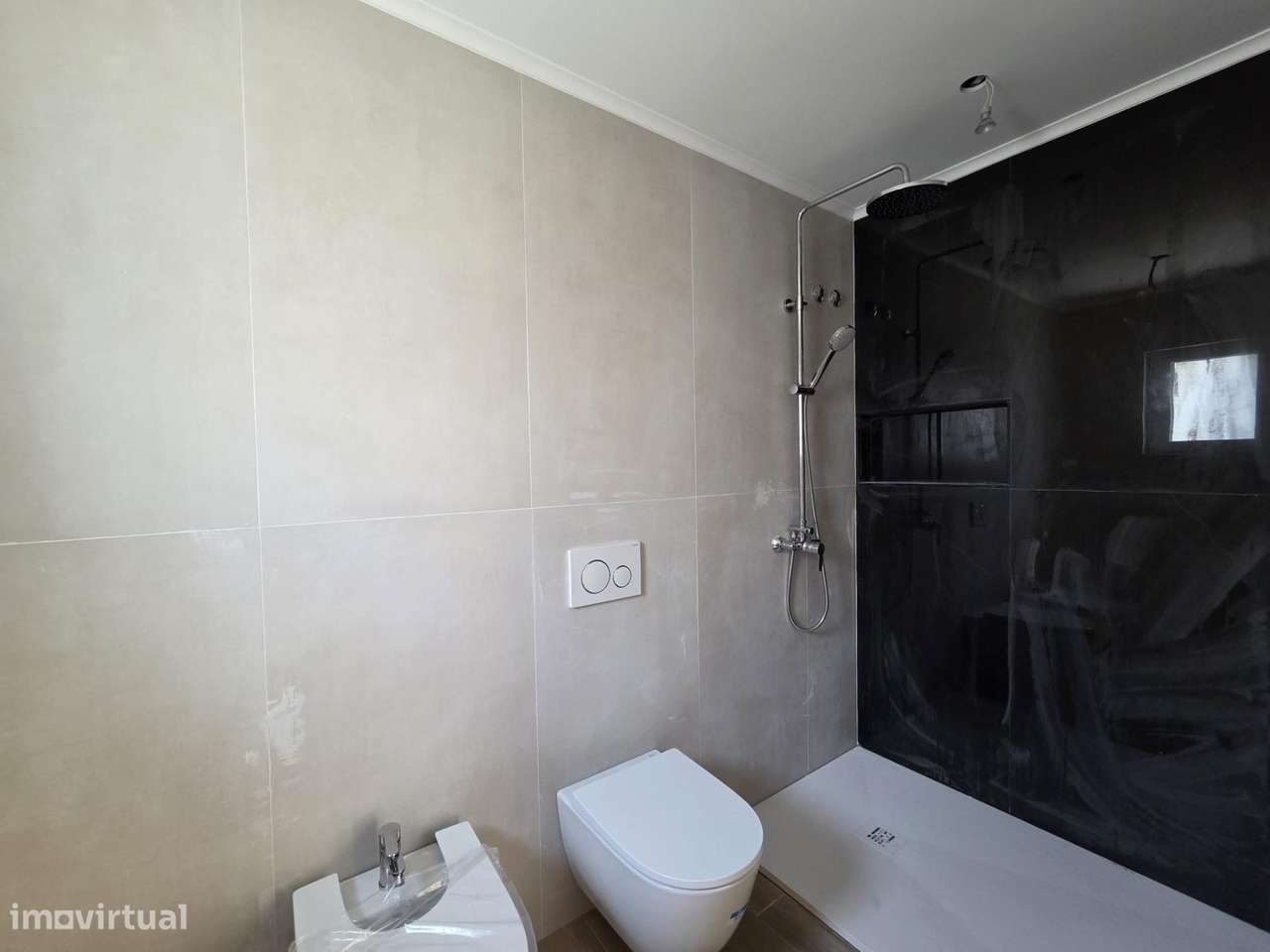 Moradia Térrea T2 totalmente remodelada e Equipada com Pátio-17