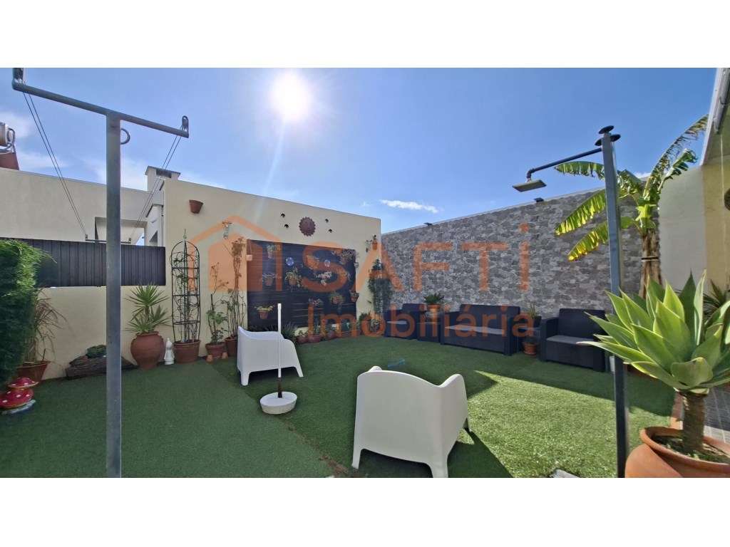 Moradia Térrea T2 - Fernão Ferro - Grande imagem: 2/36