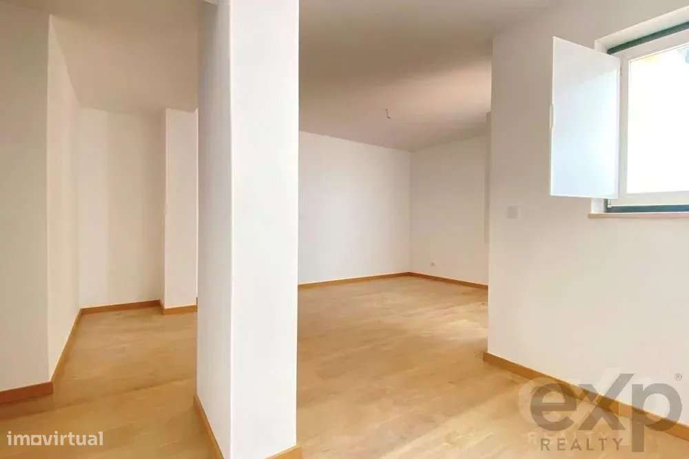 Arrendamento T0 renovado, com terraço, 2º Andar, Bairro do Castelo, Al - Grande imagem: 4/13