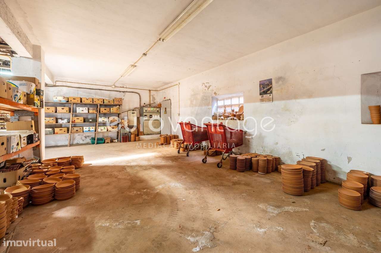 Pavilhão Industrial c/ 1.980 m² sito no Juncal-14