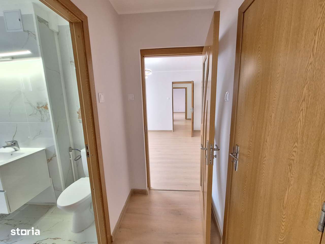 Apartement complet renovat! 3 camere etaj 3, zona Cornisa-Bacau - Imagine principală: 2/12