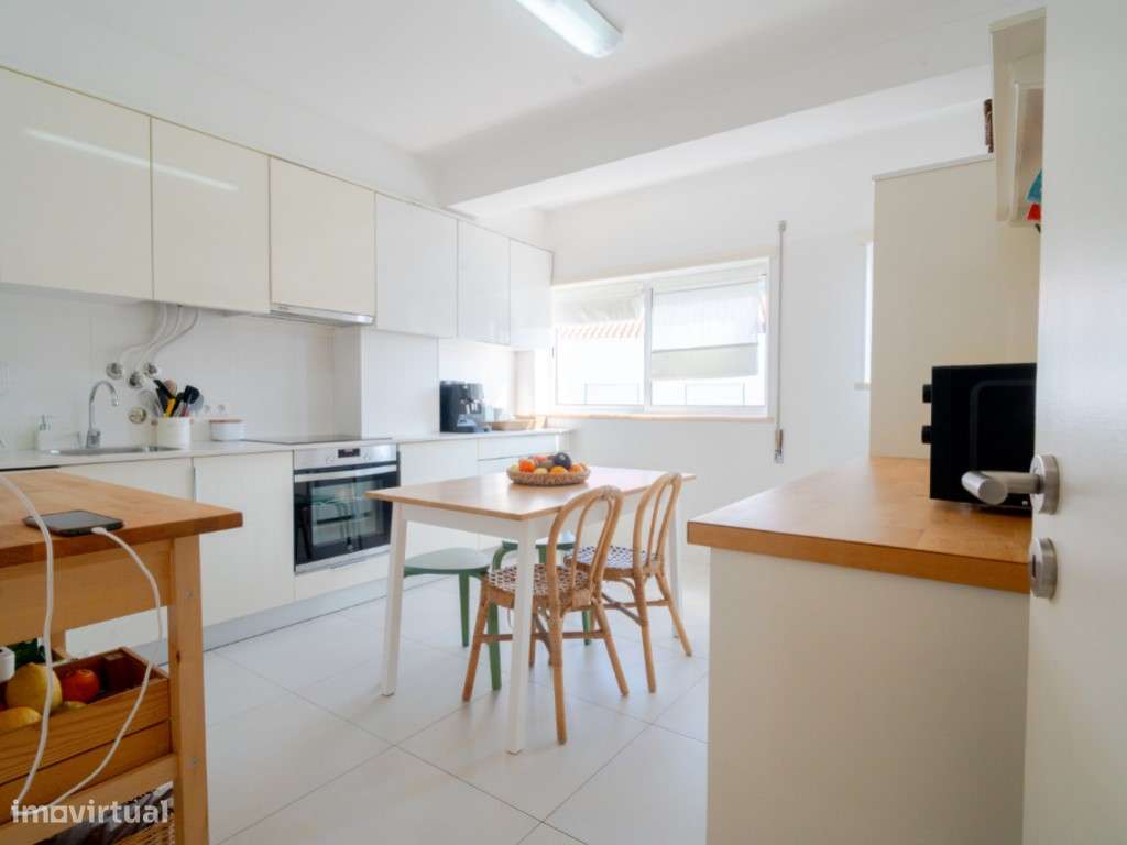 Apartamento T3 com varanda e vista deslumbrante para a Praia do Nor...-11