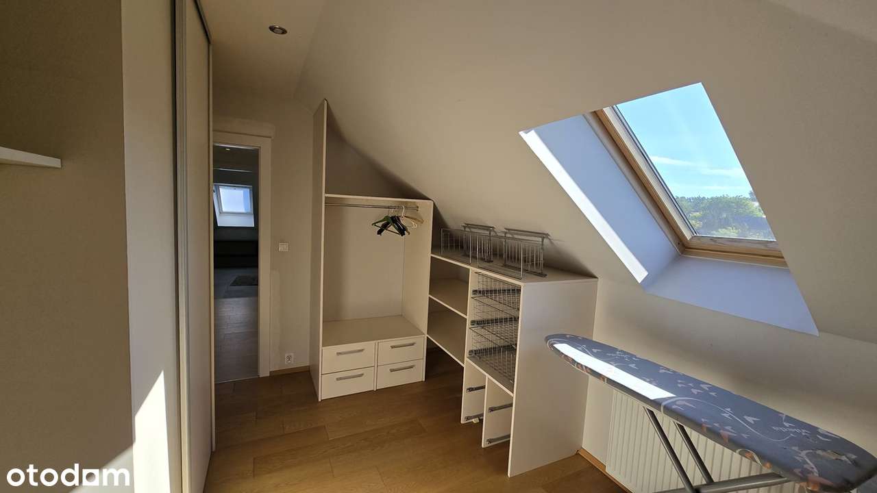 Wyjątkowy dom w atrakcyjnej lokalizacji – komfort, spokój i natura!-16