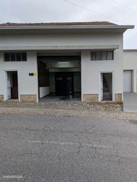 Vendo armazém com bons acessos - Grande imagem: 5/10