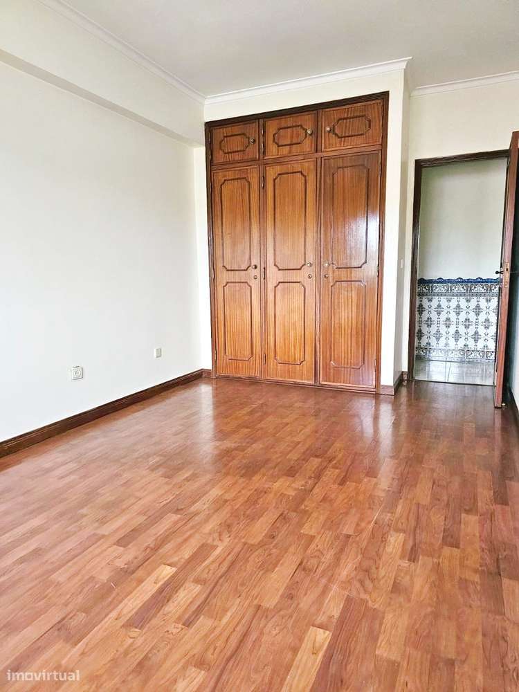 Excelente T2 com Arrecadação, no Casal do Cotão-5