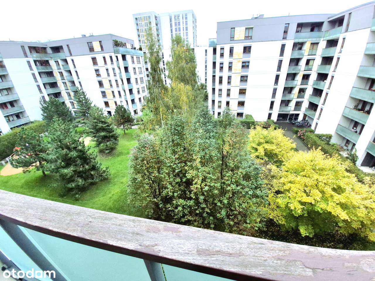 Cichy apartament z balkonem, garaż i komórka w cenie-10