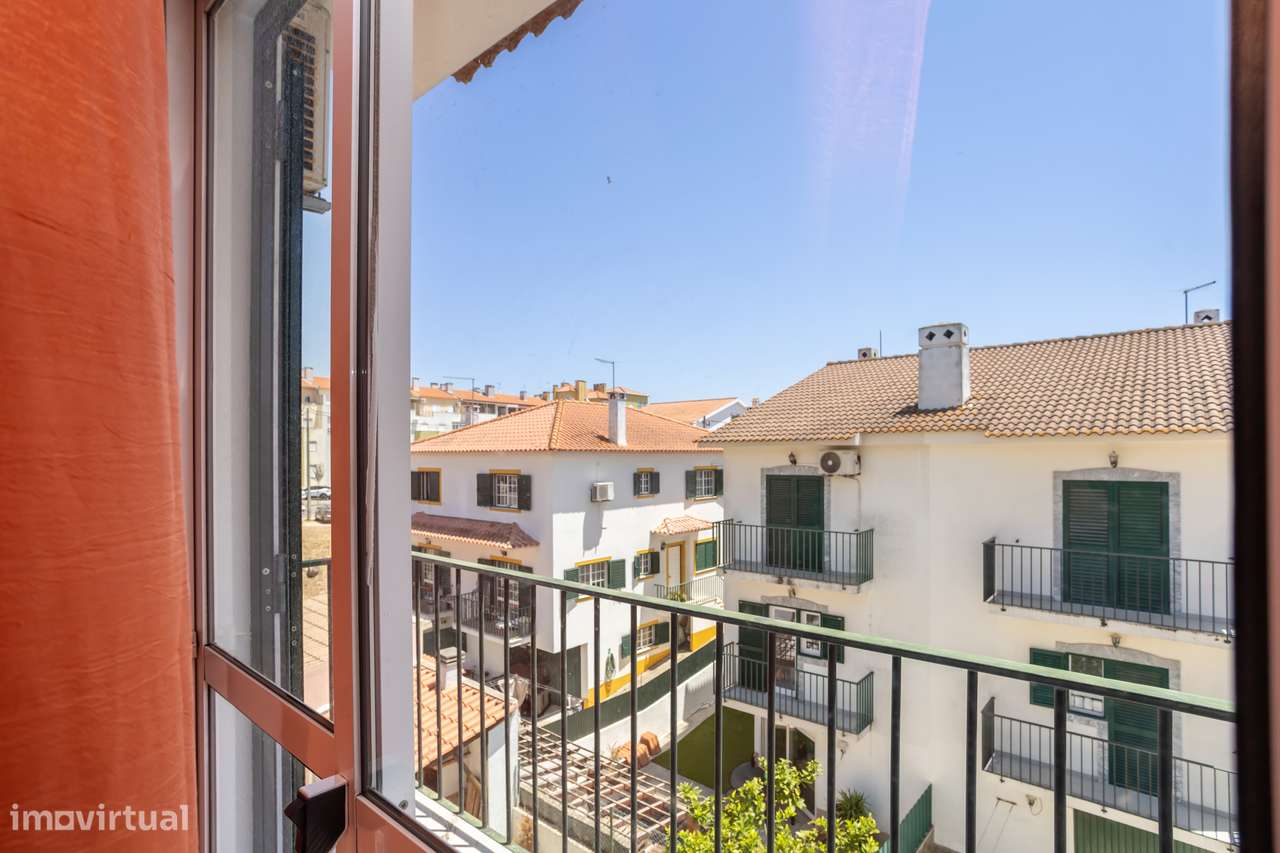 Moradia Geminada com Jardim, Cave e Garagem.-17