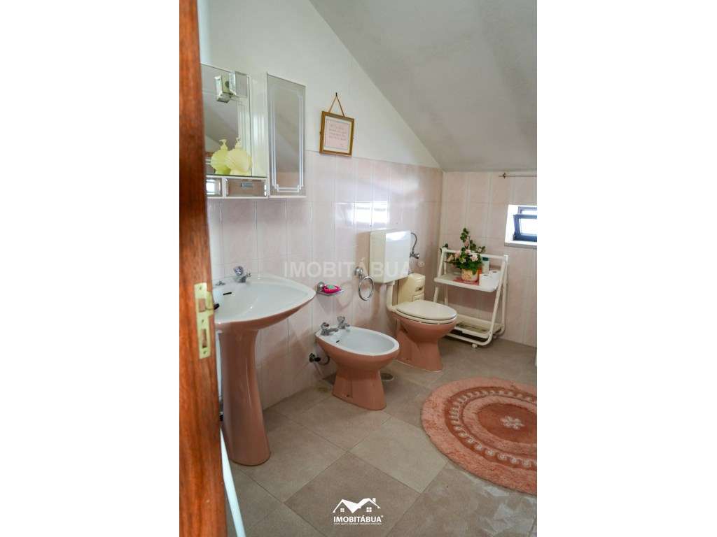 Moradia T5 com Piscina (Jacuzzi Integrado), Jardim e Churrasqueira-24