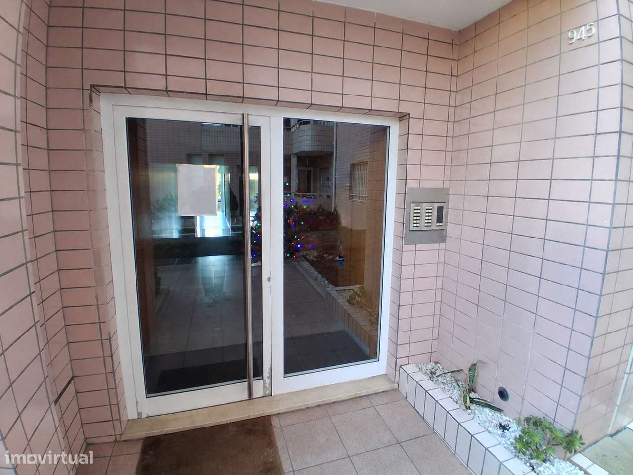Apartamento T2 | Garagem | Elevador | Metro | Baguim | Gondomar-17
