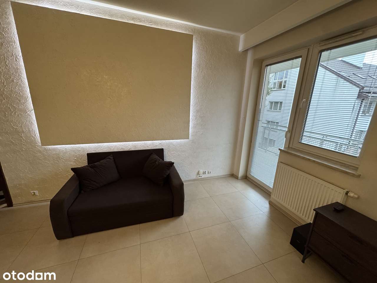 Warszawska, 2 pokoje, winda, cegła-1