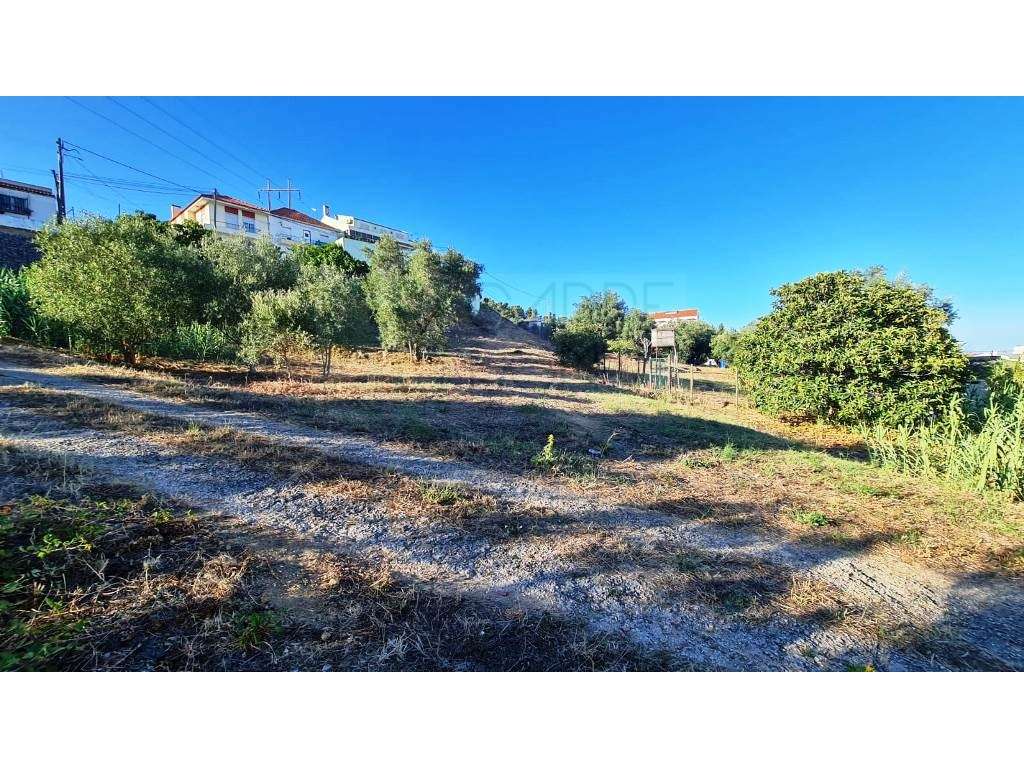 Terreno de 2455m2 com PIP para construção de prédio com 4 apartamen...-11