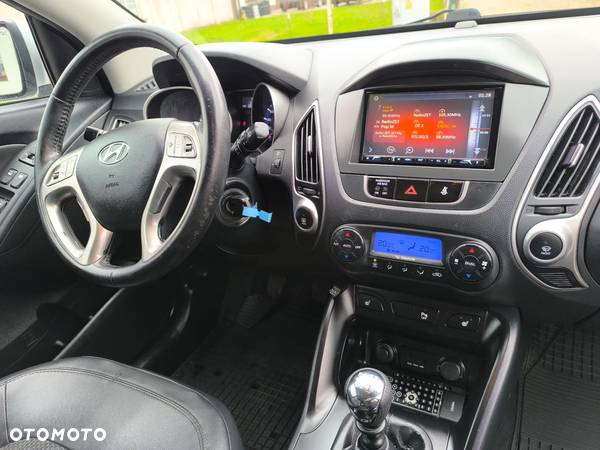 Hyundai ix35 1.7 CRDi 2WD Fifa World Cup Edition - 23