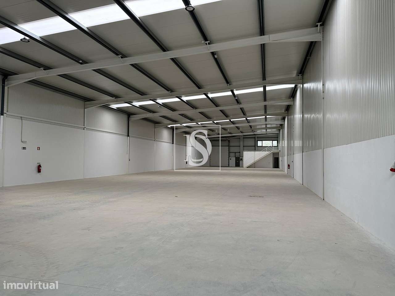 Pavilhão Industrial Novo de 1000m² em Vila Nova de Famalicão - Grande imagem: 2/9