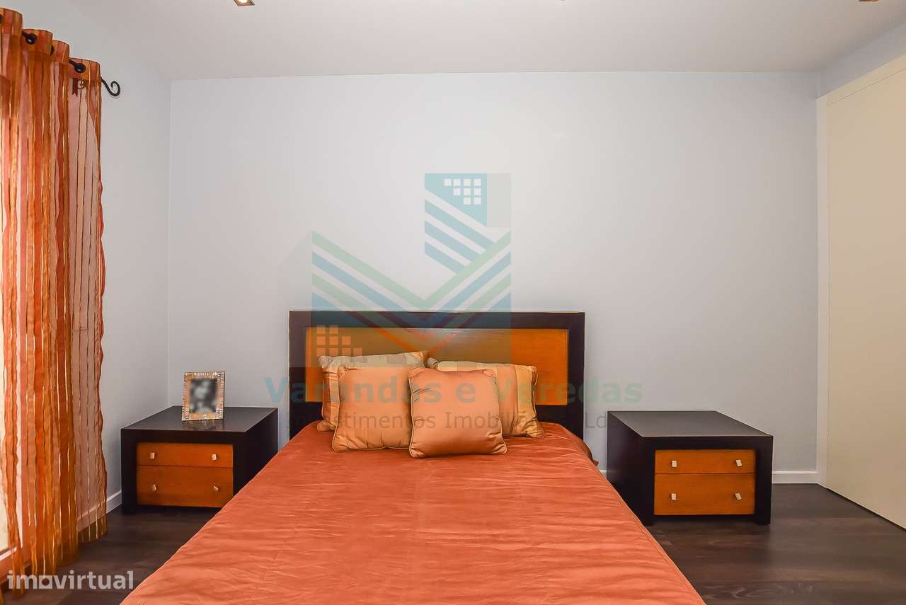 Moradia de luxo T5 com piscina e anexo-36