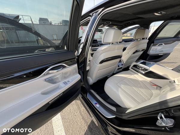 BMW Seria 7 750i xDrive - 13