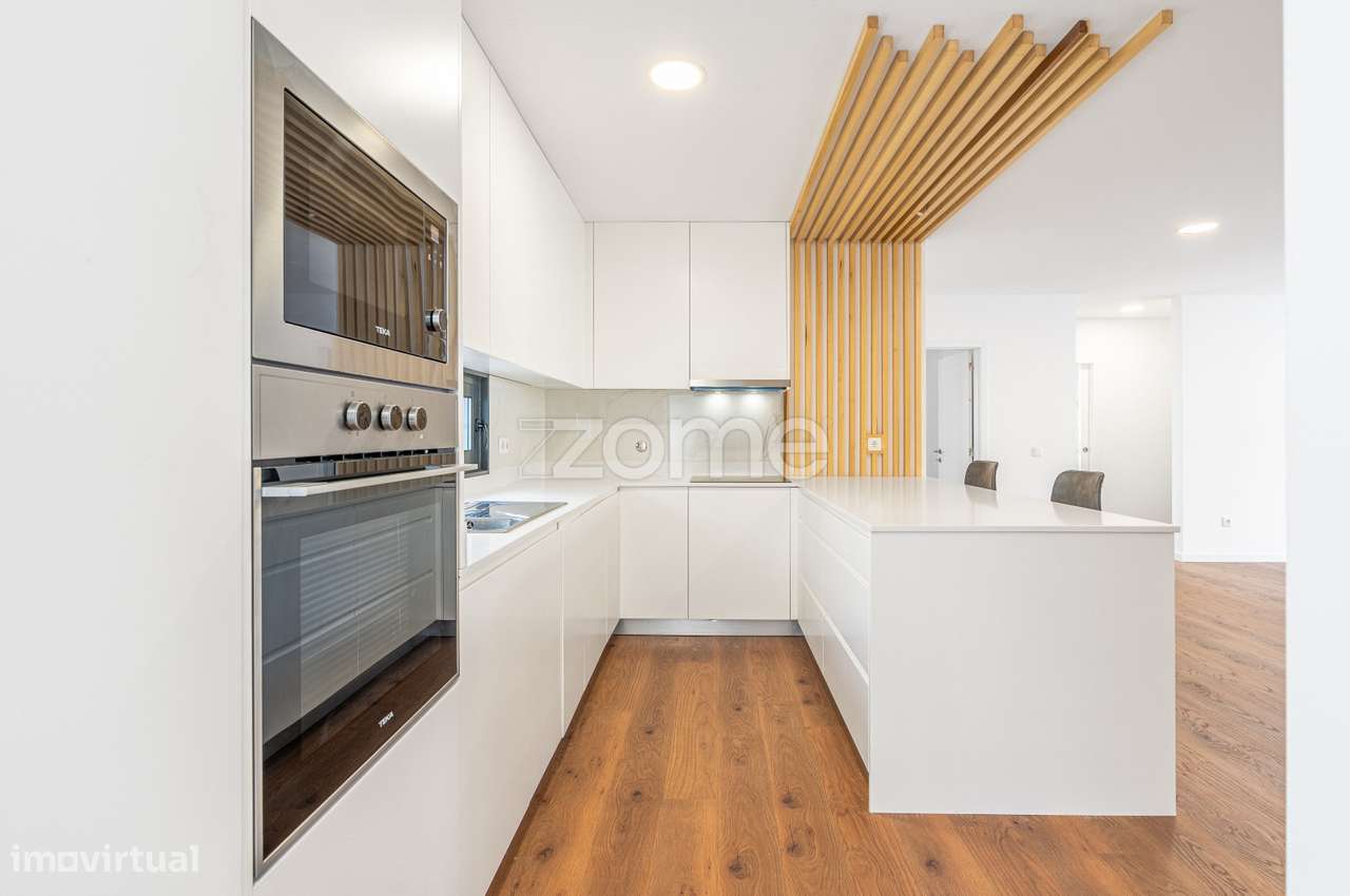 Apartamento T2 novo no centro do Caniço-32