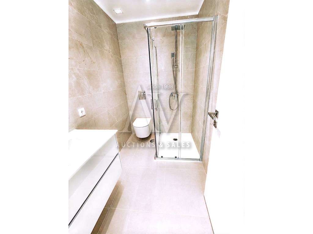 MORADIA V3+1 || Batalha || 294,50 m2 de construção-12