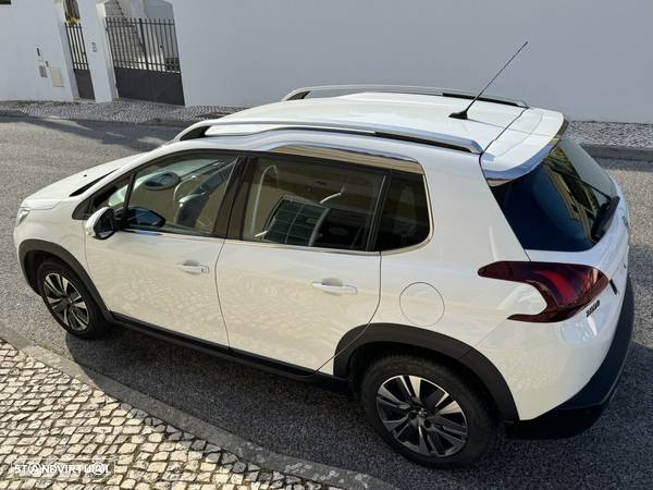 Peugeot 2008 1.2 PureTech Allure EAT6 - 8