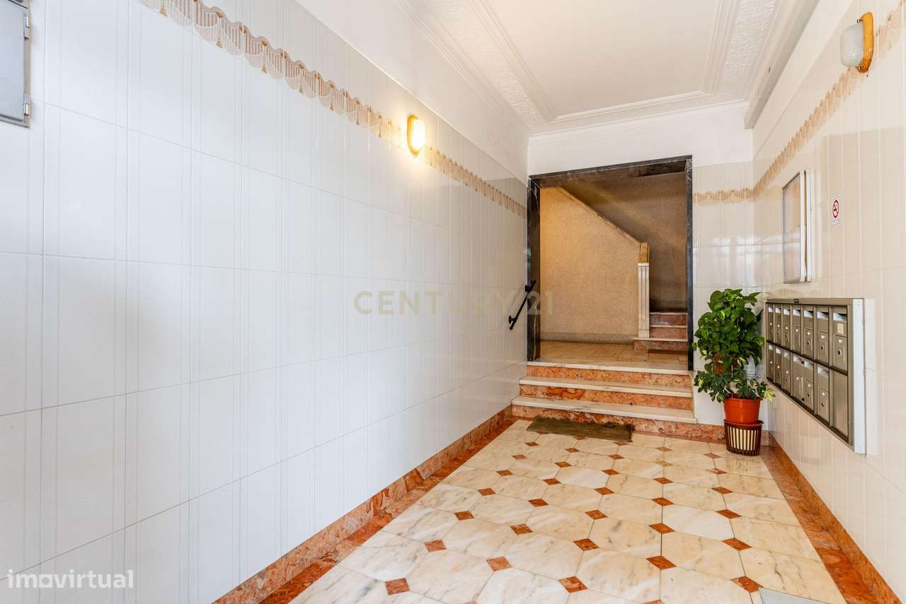 Apartamento T2 em Venteira, Amadora - Oportunidade Única!-19