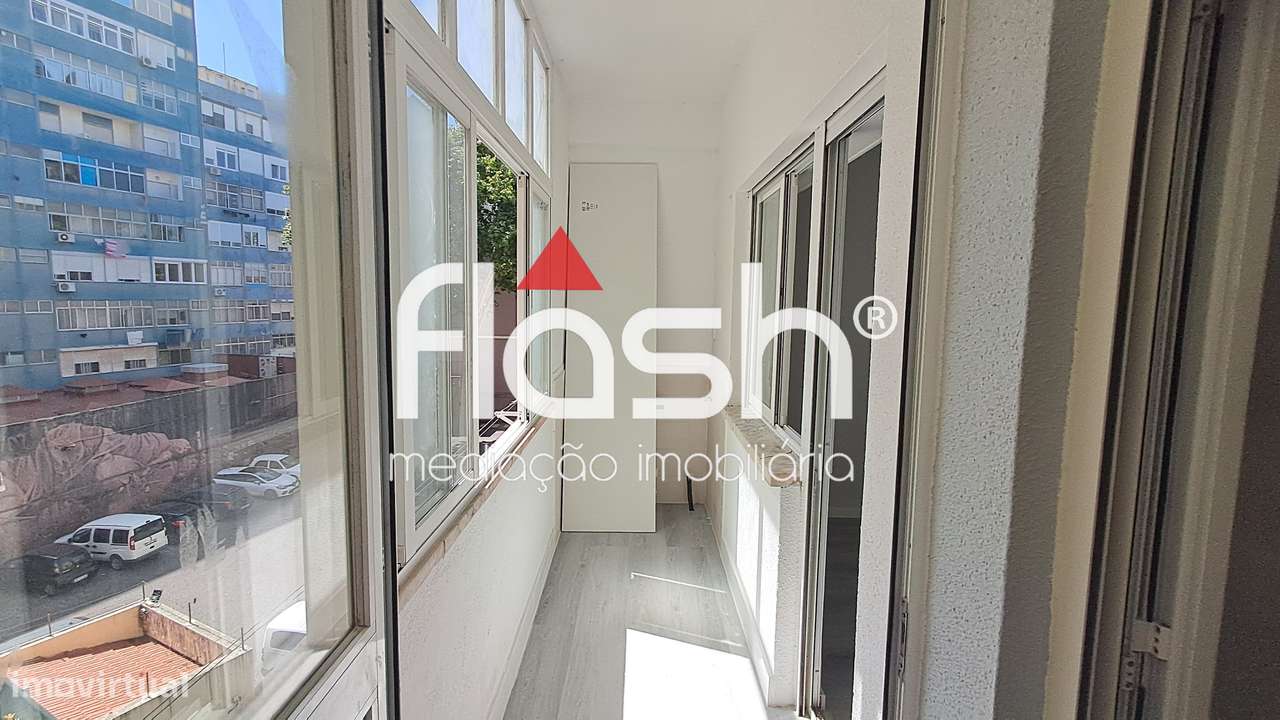 T1 Remodelado no centro da Amadora-9