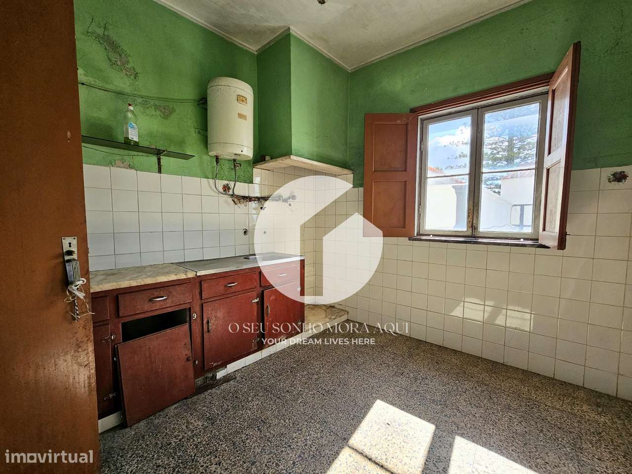 Moradia T5 com pisos independentes em Estoi-15