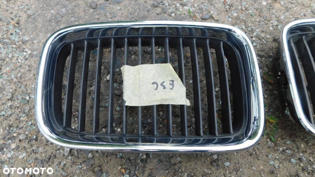 BMW E36 nerka grill prawa WYSYŁKA - 1