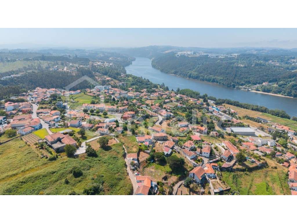 Terreno com Vista para o Rio e Projeto Aprovado com Piscina-7