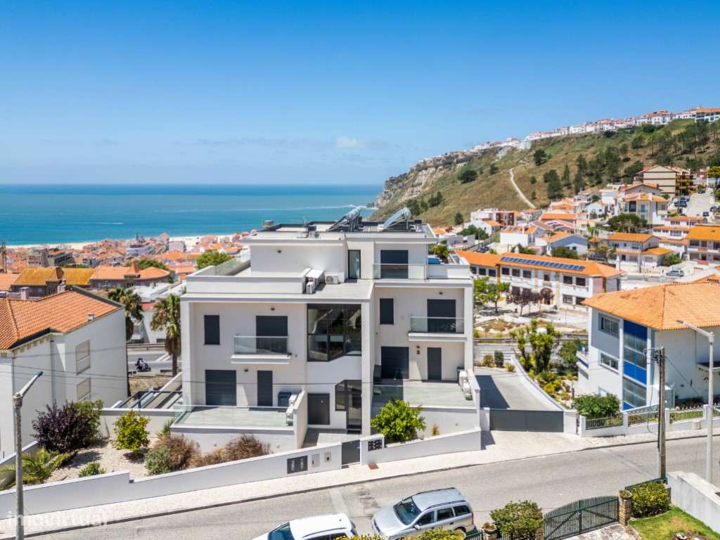Apartamento T4 com Vista Mar, Terraço e Garagem na Nazaré-25