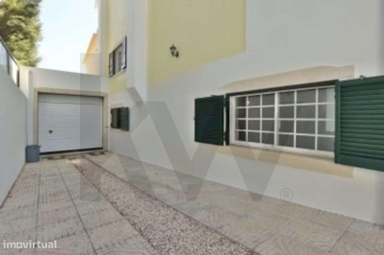 Moradia estilo clássico em Cascais - Manique de Baixo, com boa área de - Grande imagem: 4/27