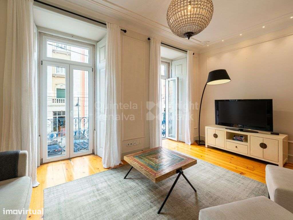 Apartamento T6 com varanda e ar condicionado - Grande imagem: 4/5