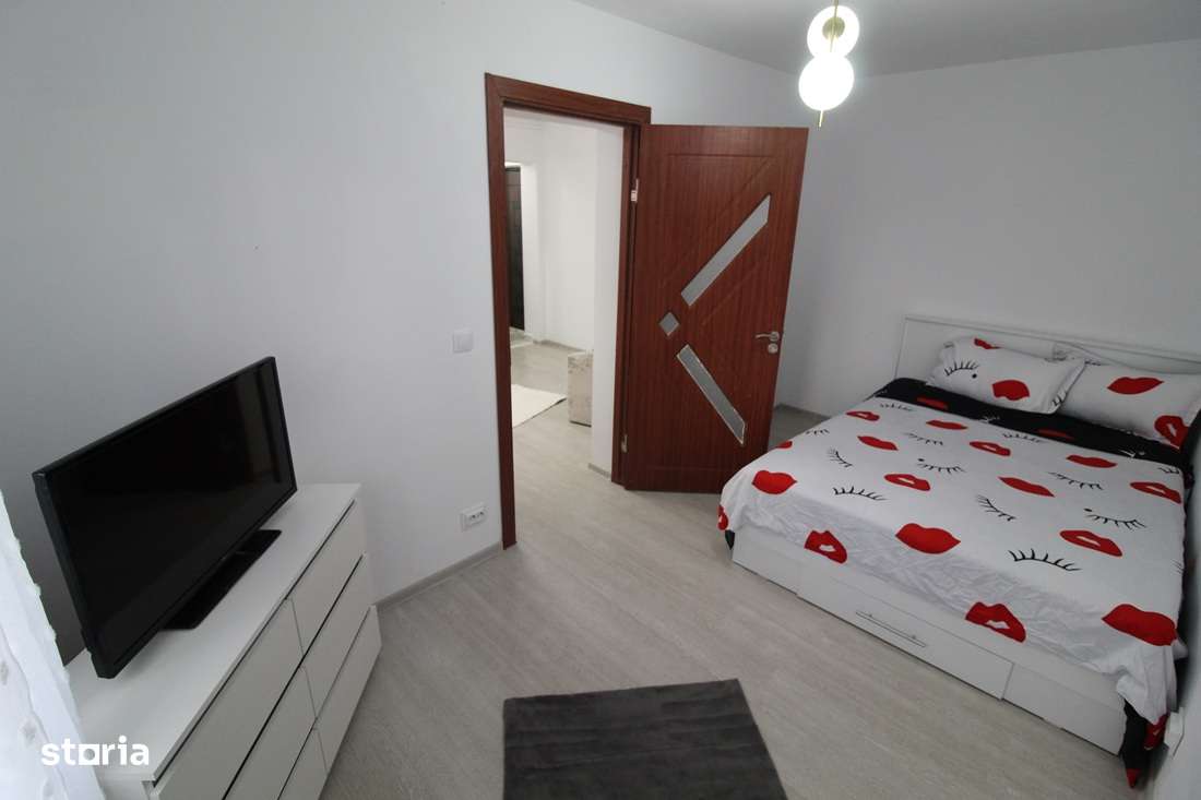 Vând apartament 2 camere în Hunedoara, Dunărea-Str.Căprioarei, parter-4