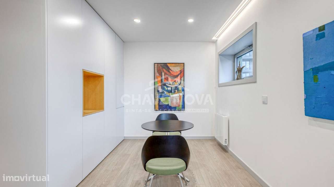 Apartamento T2 c/ Varanda e 2 Lugares de Garagem-Constituição/ Marquês-8