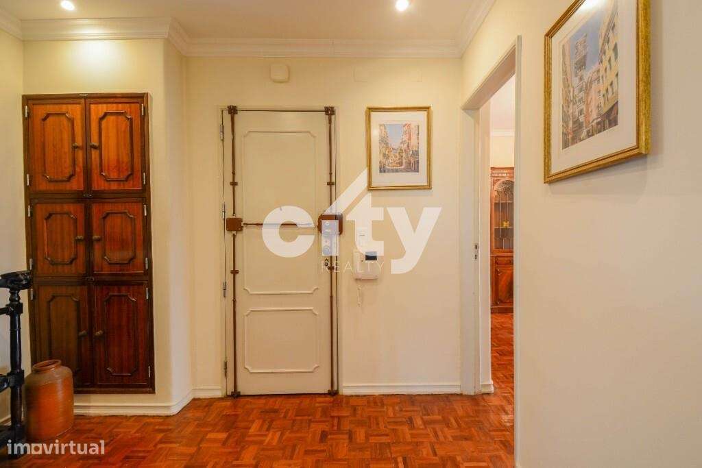 Apartamento T5 com varandas e garagem – Viva com qualidade em Lisboa - Grande imagem: 5/45
