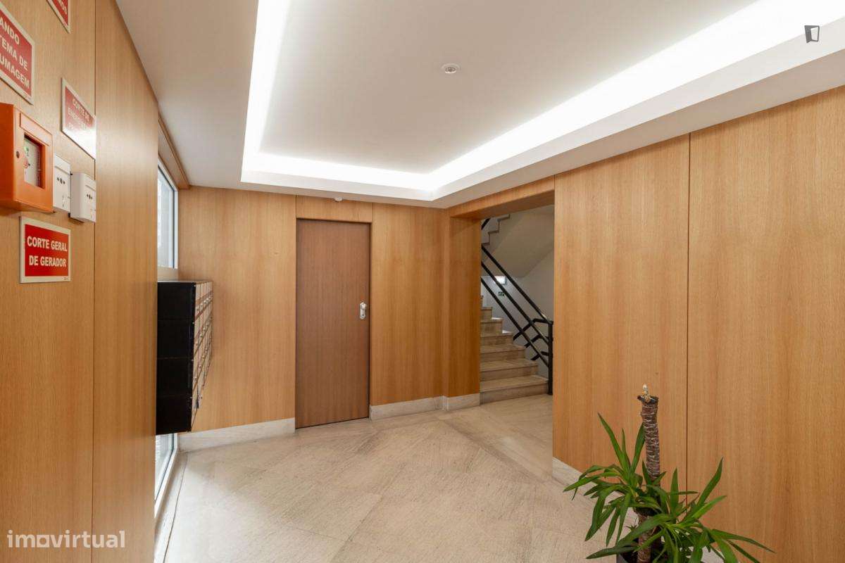 Apartamento com 1 quartos - localizado em Sete Rios Lisbon - Grande imagem: 3/6