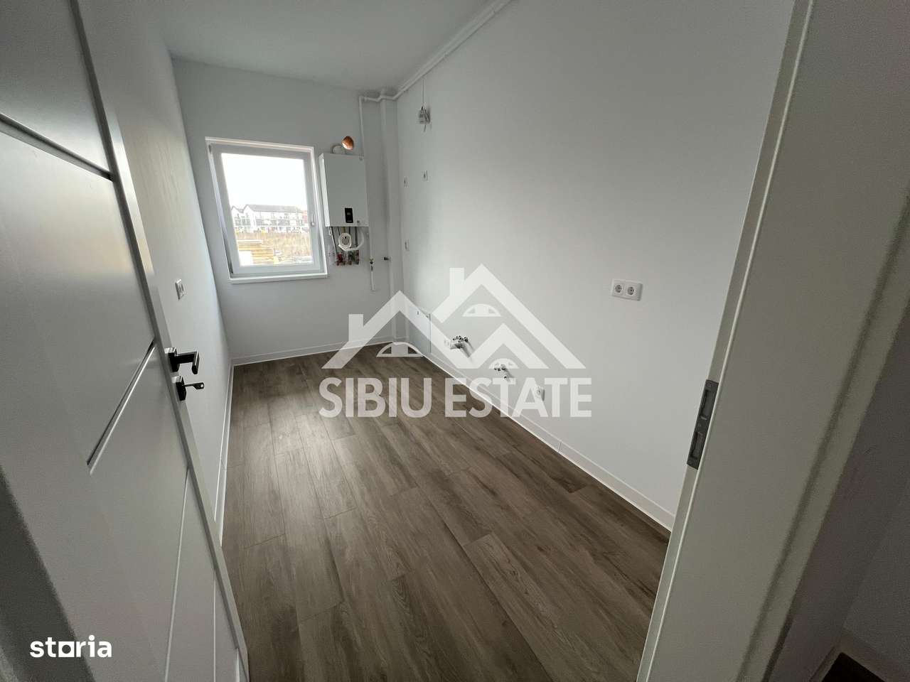 Studio intabulat finisat modern ansamblu Casian Renaissance Selimbar - Imagine principală: 5/9